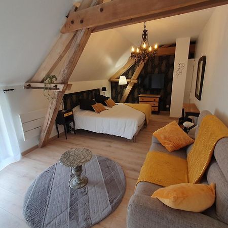 Au Domaine Du Bois Joubert Bed and Breakfast Luzillé Exteriör bild